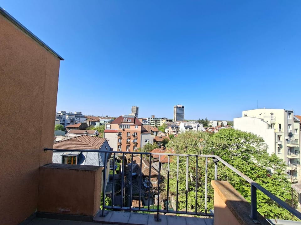 View (from property/room), Balcony/Terrace, City view