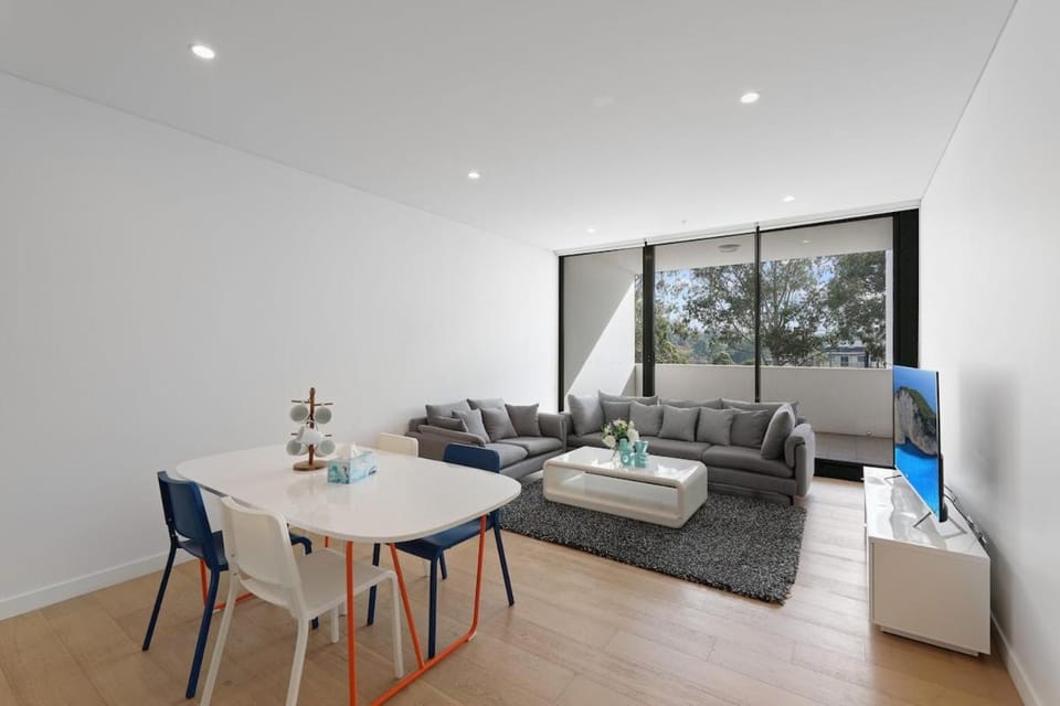 Bright & Stylish 2-Bedroom Escape in Gordon Apartment in Sydney