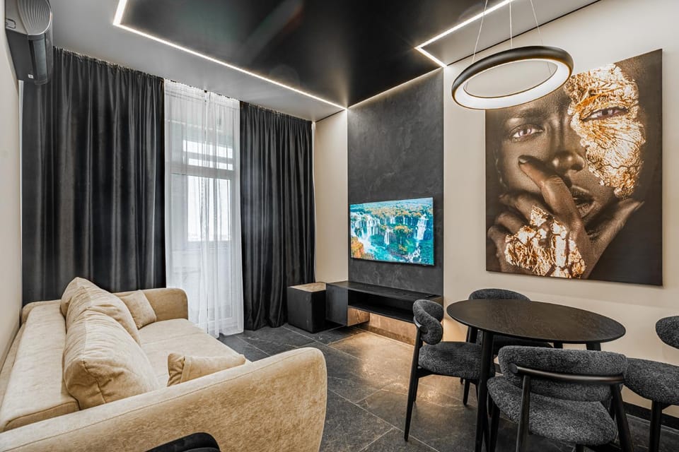 TV and multimedia, Living room, Seating area, air conditioner
