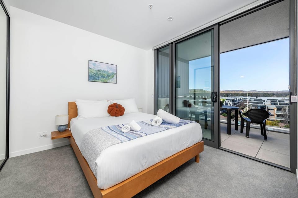 Cloud Nine in Phillip Pool, Gym, Cinema ,Carpark Apartment in Canberra