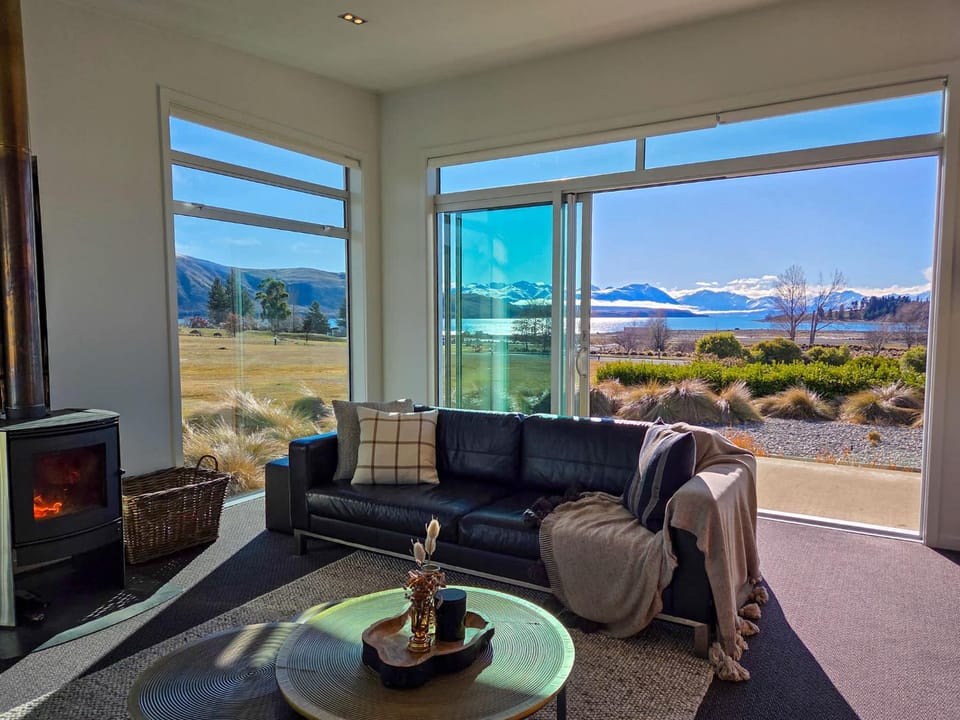 Infinity Lakeview House in Lake Tekapo