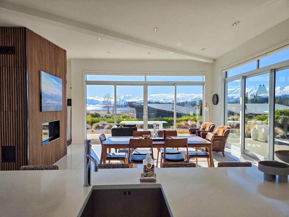 Infinity Lakeview House in Lake Tekapo