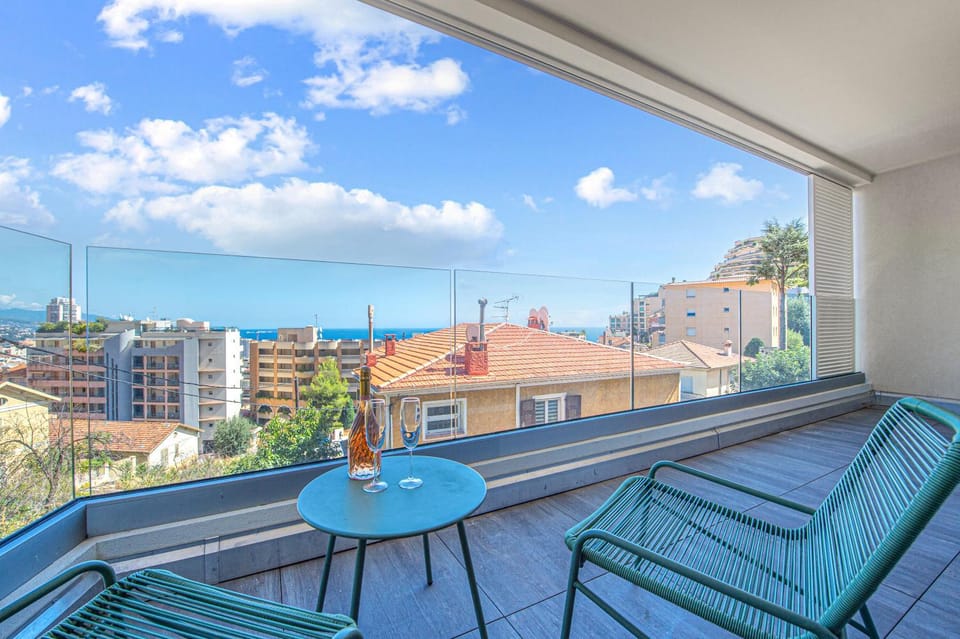 Patio, Natural landscape, View (from property/room), Balcony/Terrace, Living room, Seating area, Dining area, Sea view