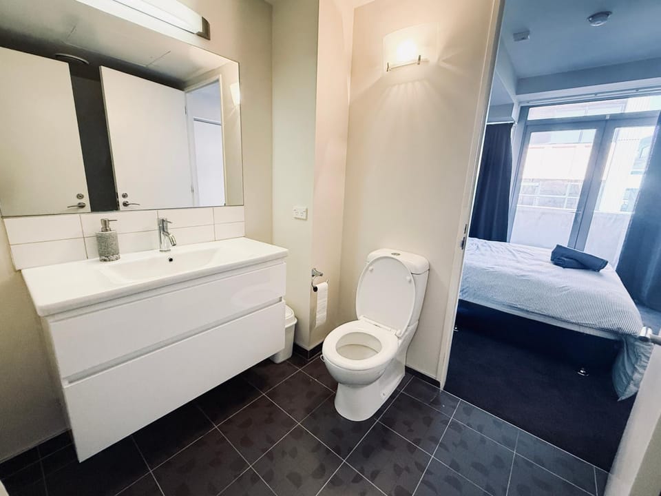 Toilet, Bed, Bathroom, Photo of the whole room, Bedroom, towels