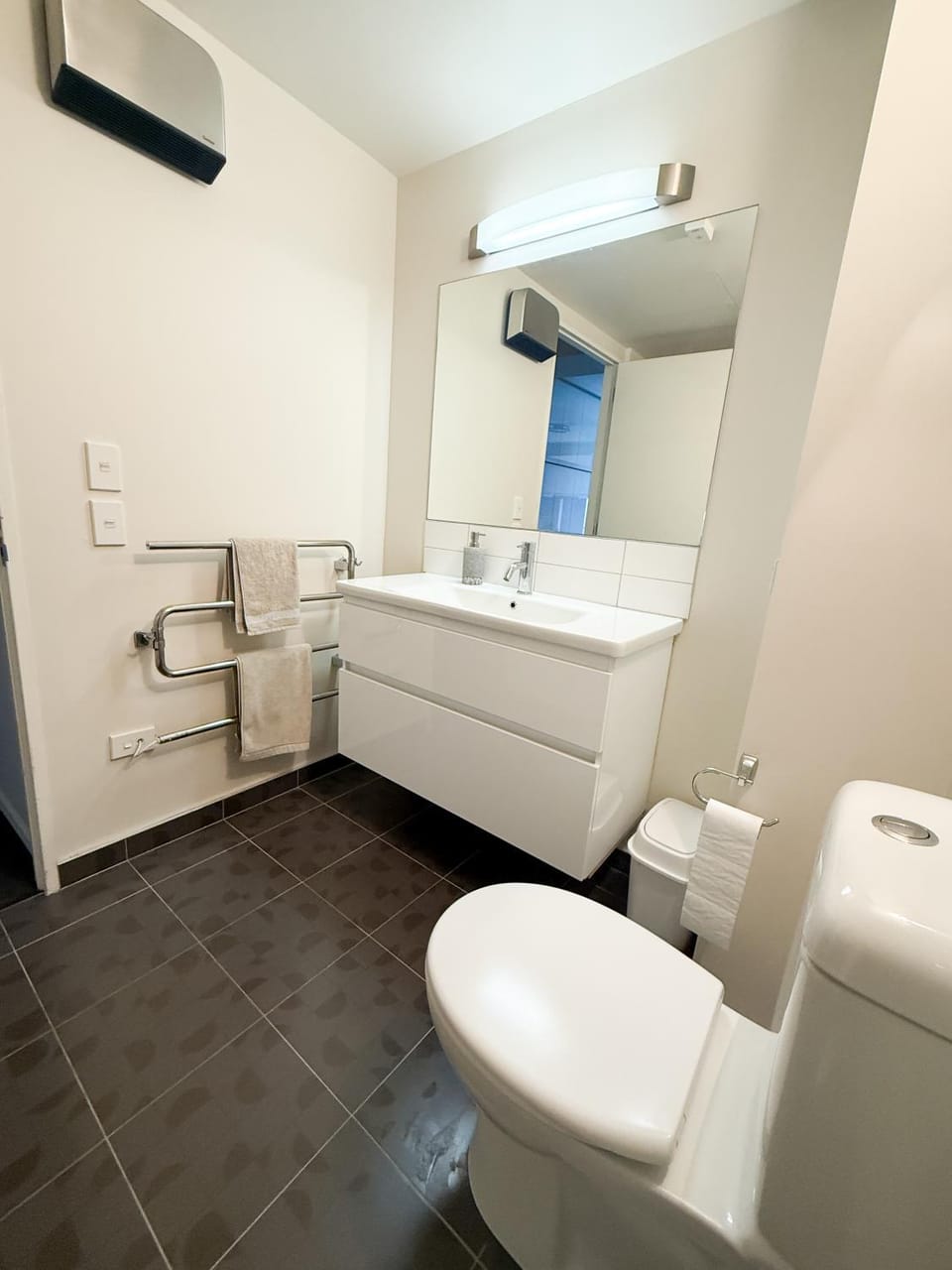 Toilet, Bathroom, towels
