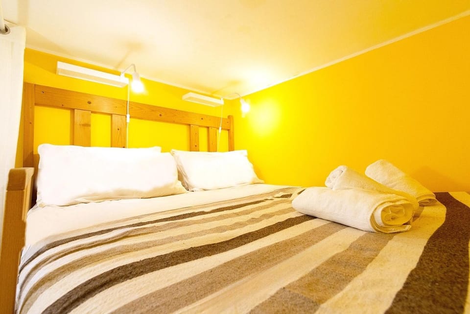 Bed, Photo of the whole room, Bedroom, internet, towels