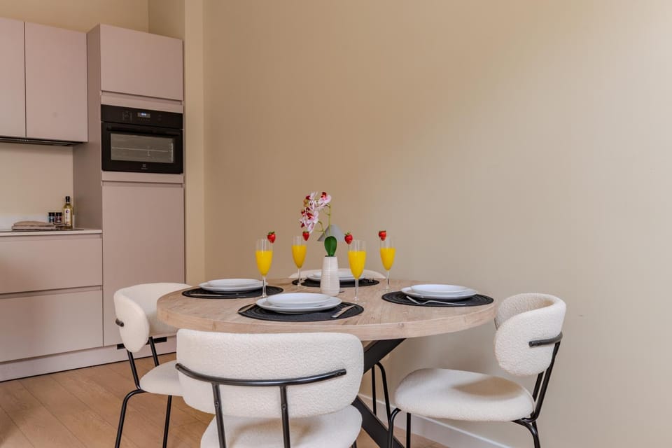 City & Trainhouse Apartment in Alkmaar