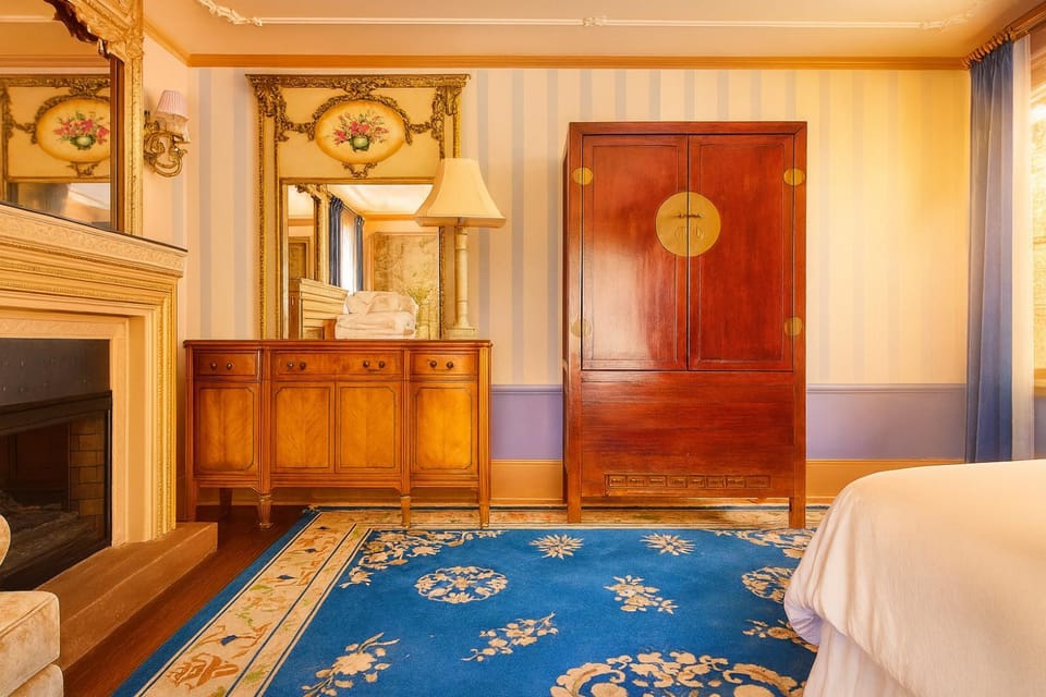 Bed, Photo of the whole room, Bedroom, wardrobe