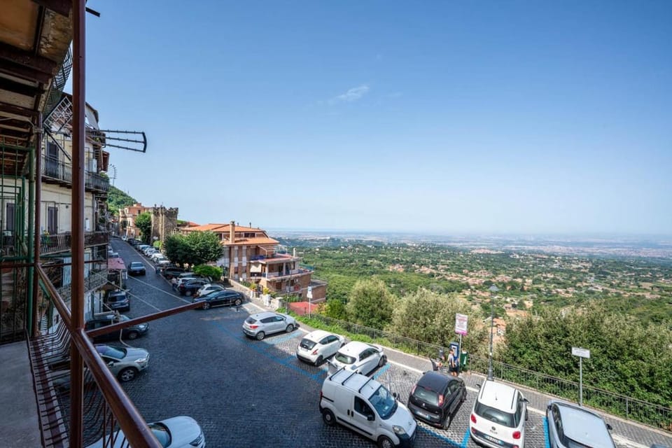Property building, Day, Neighbourhood, Natural landscape, Bird's eye view, Parking