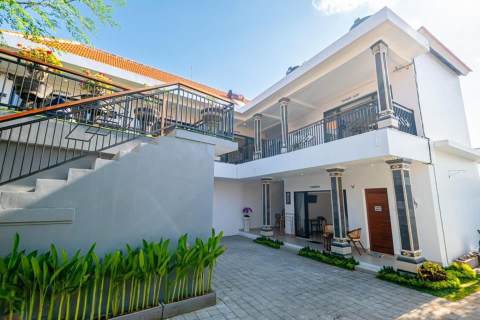 Property building, Patio, Day, Garden, View (from property/room), Balcony/Terrace
