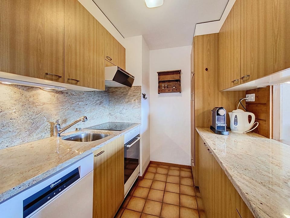 Kitchen or kitchenette