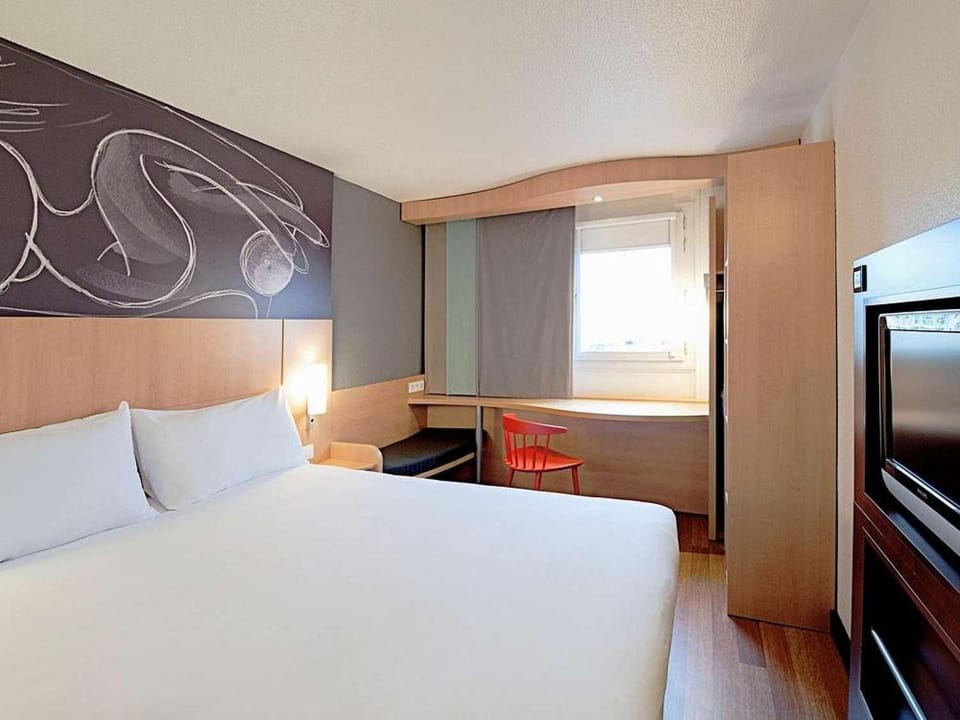 Bed, Photo of the whole room