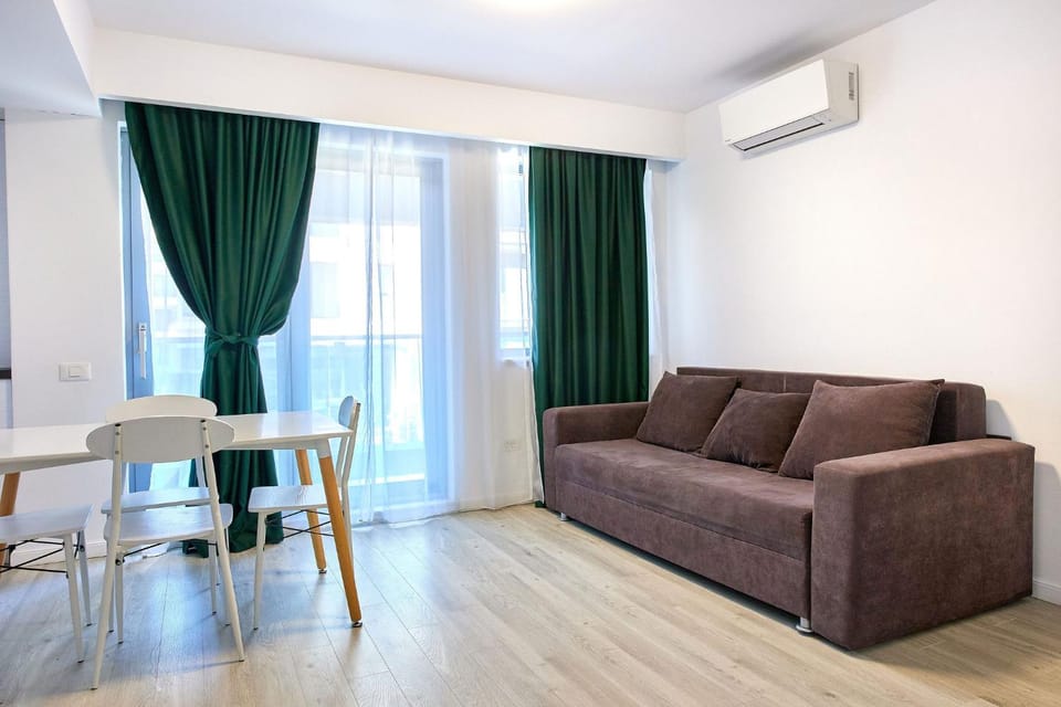 Living room, Seating area, Dining area, air conditioner