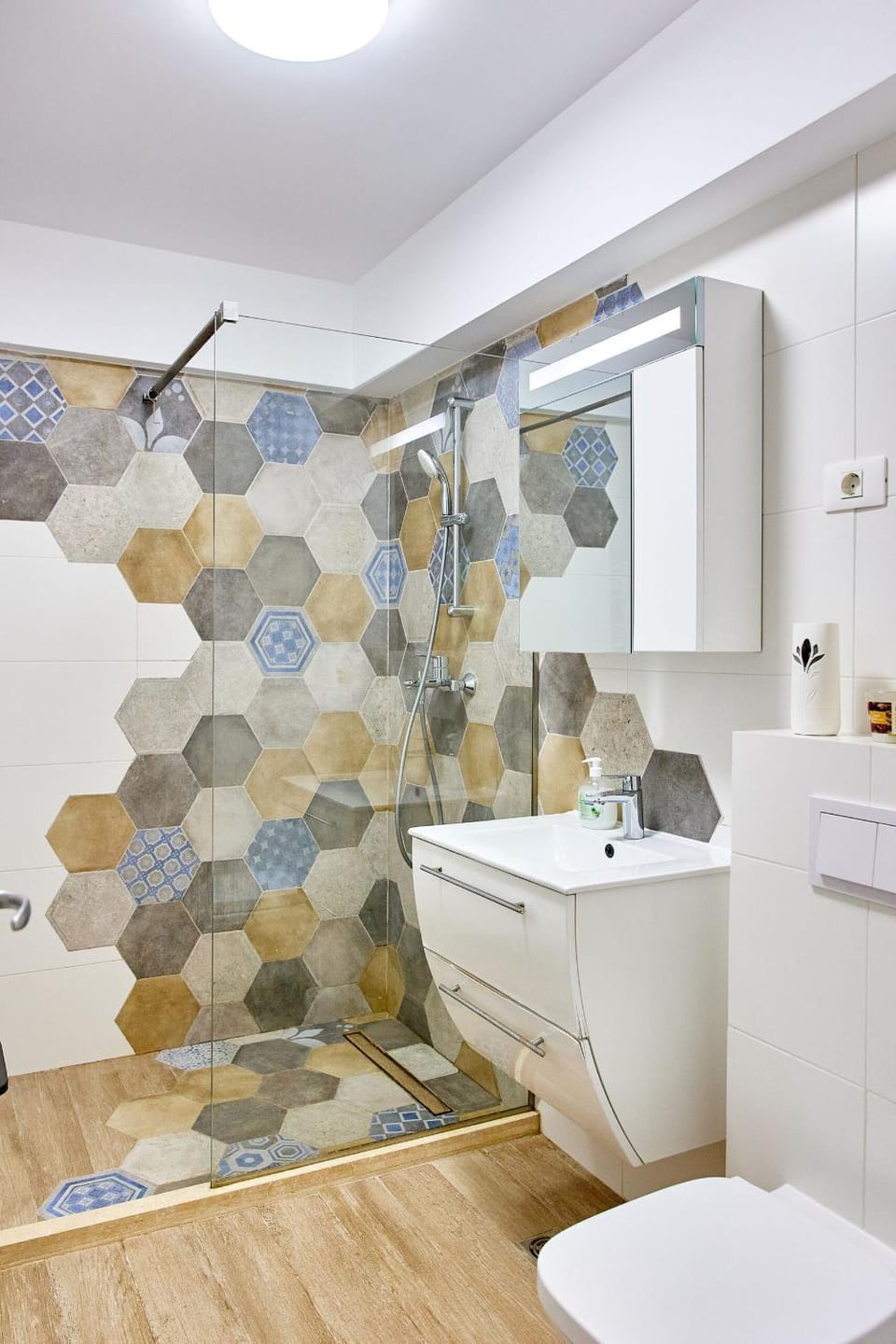 Shower, Toilet, Bathroom