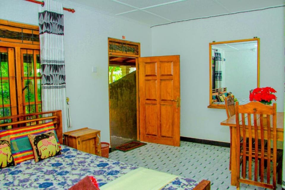 Bed, Photo of the whole room, Dining area, Bedroom, wardrobe
