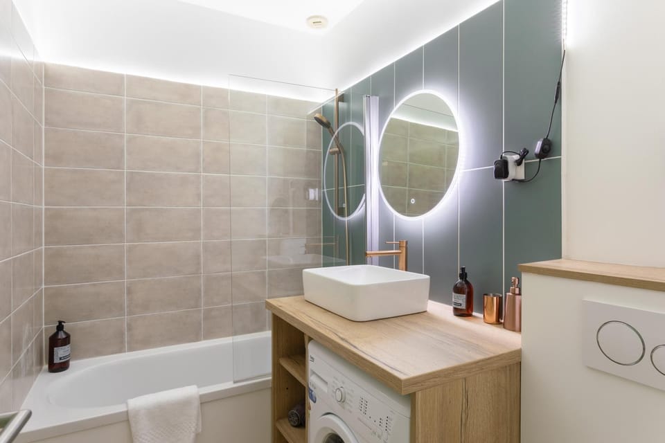 Bathroom, Bath