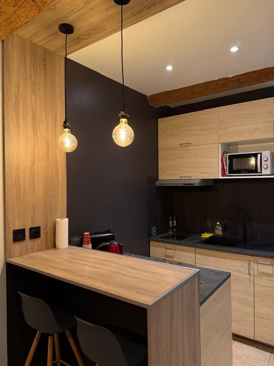 Kitchen or kitchenette, Dining area, minibar