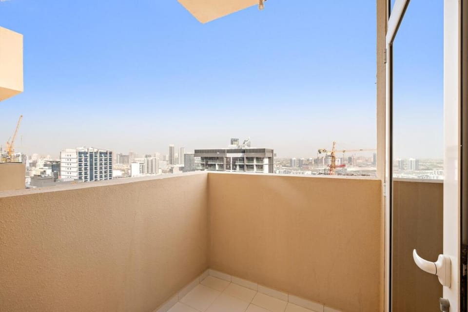 FIRST CLASS Studio Cozy Elegance Apartment in Dubai