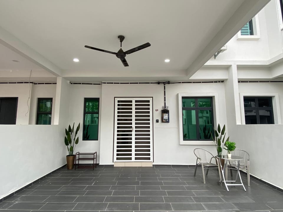 Homestay Casa Ninety Two Ayer Molek Melaka Vacation rental in Malacca