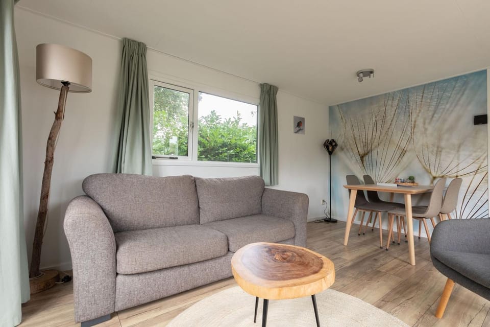 Chalet for 4 on the Veluwe Chalet in Putten