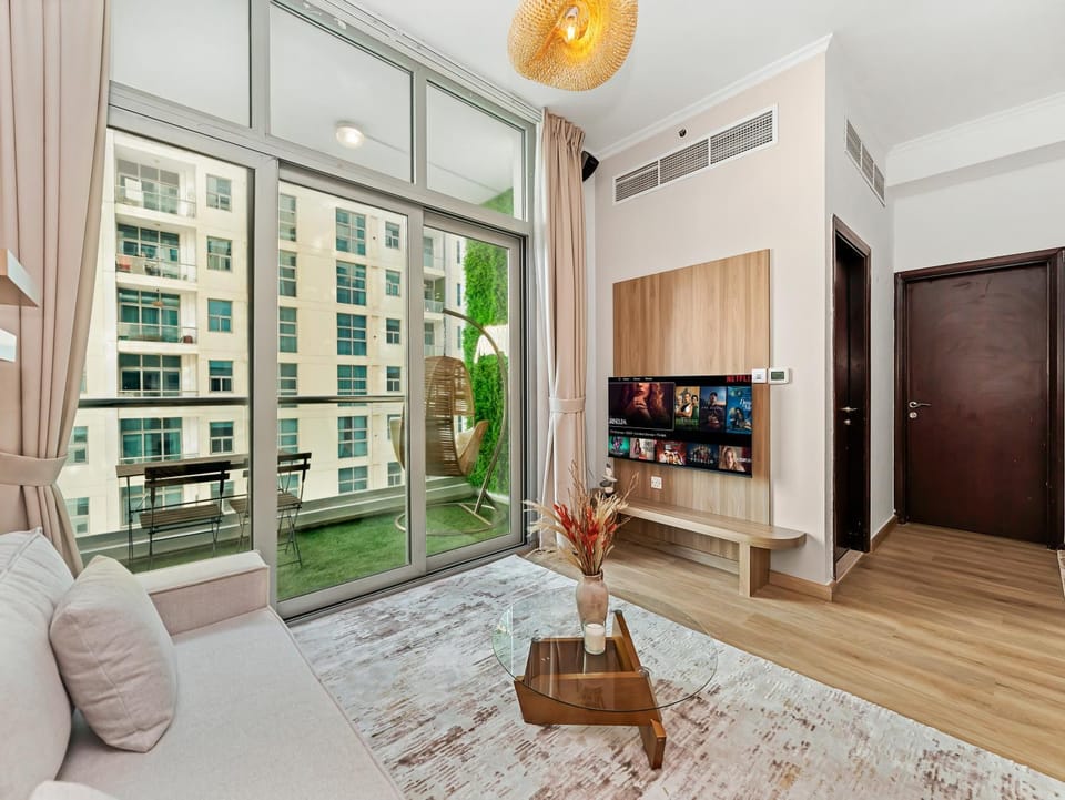 Urban Dubai Marina Stay, Near Yacht Area & Beach Sleep 8 Pax Apartment in Dubai
