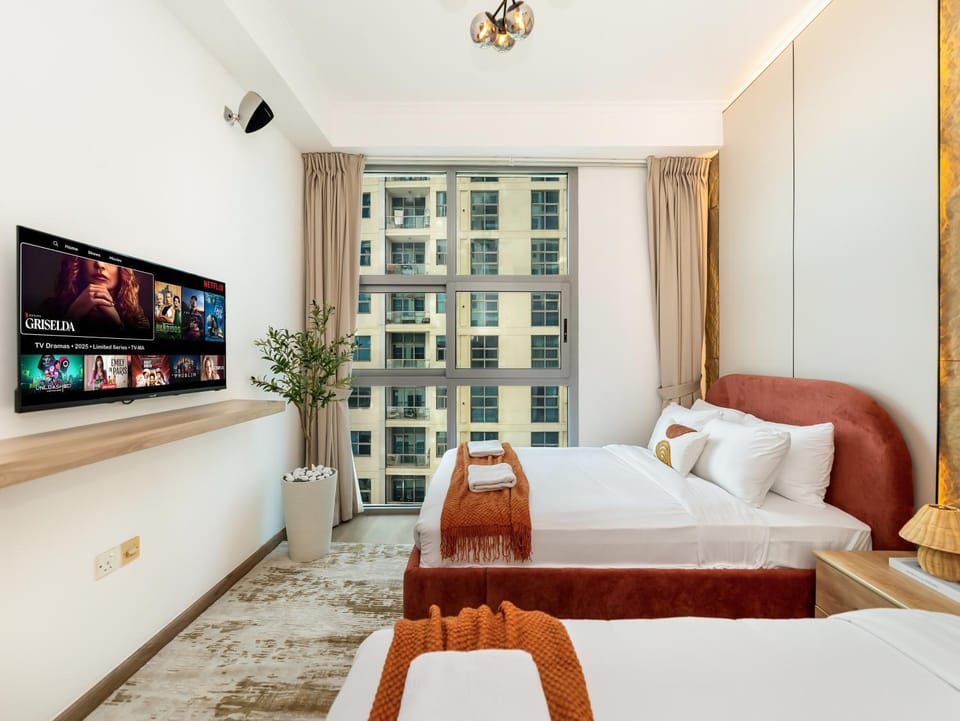Urban Dubai Marina Stay, Near Yacht Area & Beach Sleep 8 Pax Apartment in Dubai