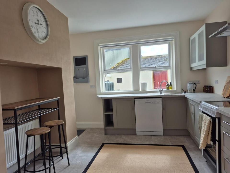 Entire home sleeps 8 Apartment in Co. Tipperary, Ireland