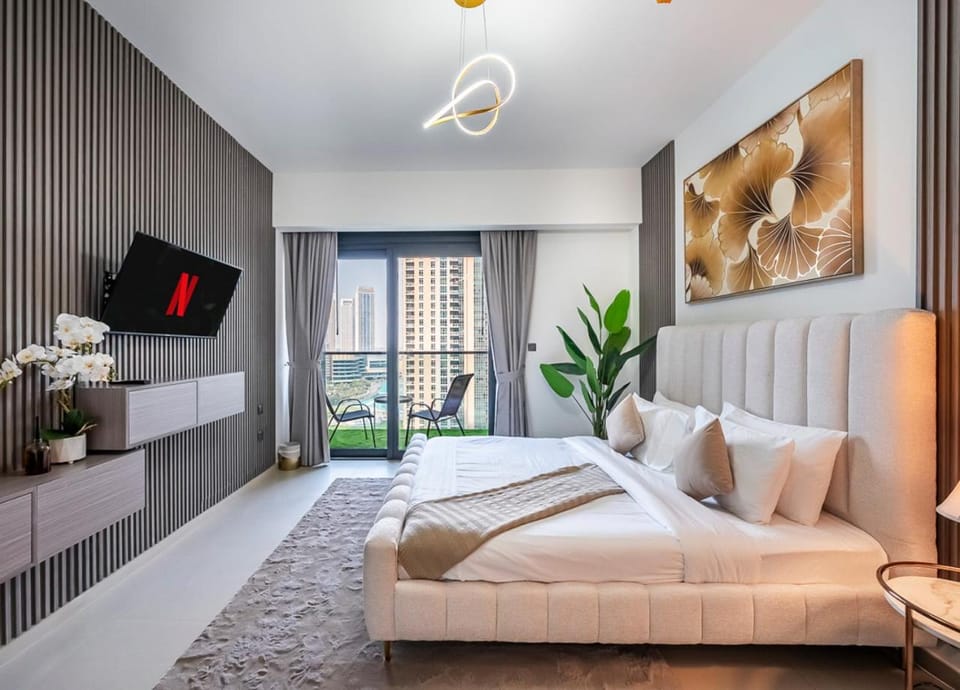 Bed, TV and multimedia, Balcony/Terrace, Living room, Photo of the whole room, Bedroom