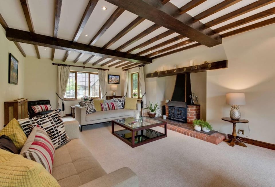 Living room, Seating area, fireplace