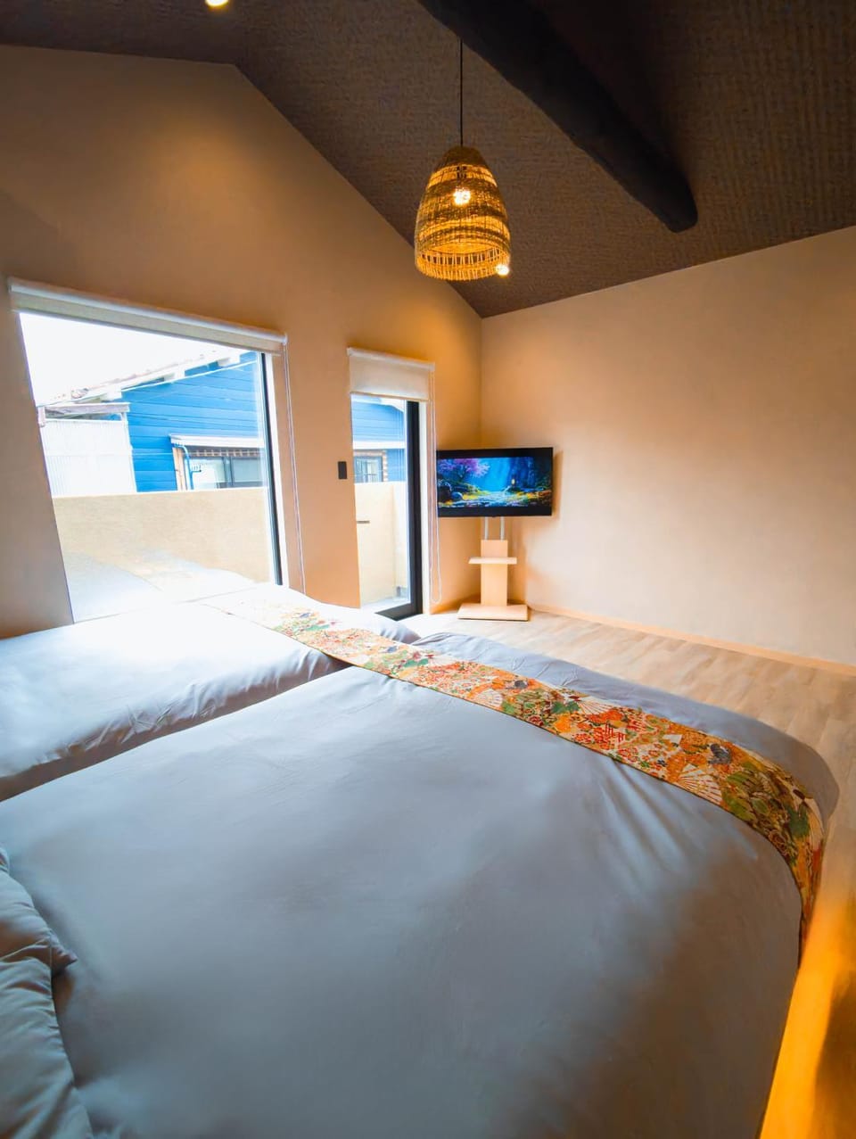 Bed, TV and multimedia, Bedroom, air conditioner
