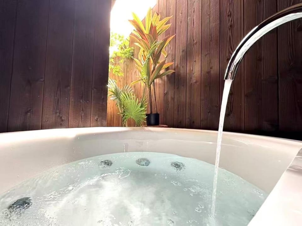 Hot Tub, Open Air Bath