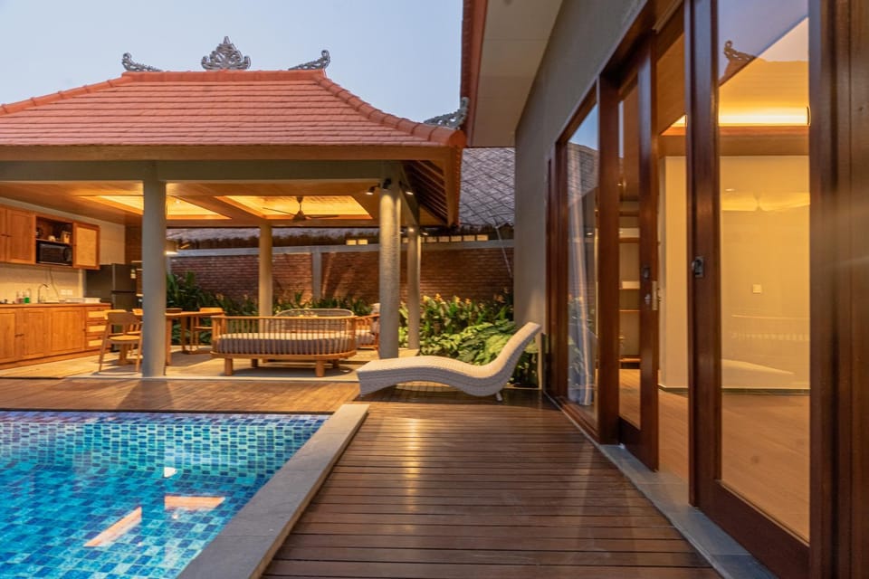 Property building, Swimming pool