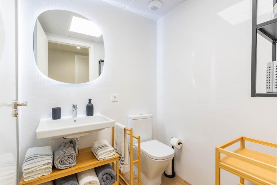Brand new and stylish 1 bdr apt by Invalencia Apartment in Valencia