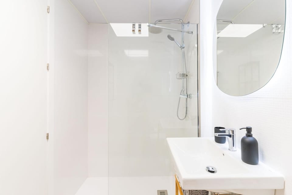 Brand new and stylish 1 bdr apt by Invalencia Apartment in Valencia
