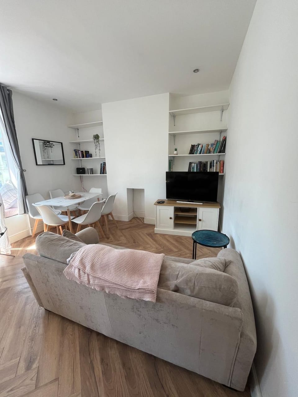 Library, TV and multimedia, Living room, Seating area