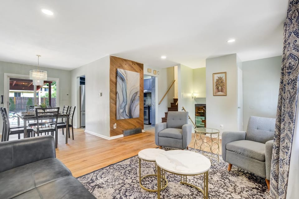 The Central Nest - 3BR Monthly Family Home House in Colorado Springs