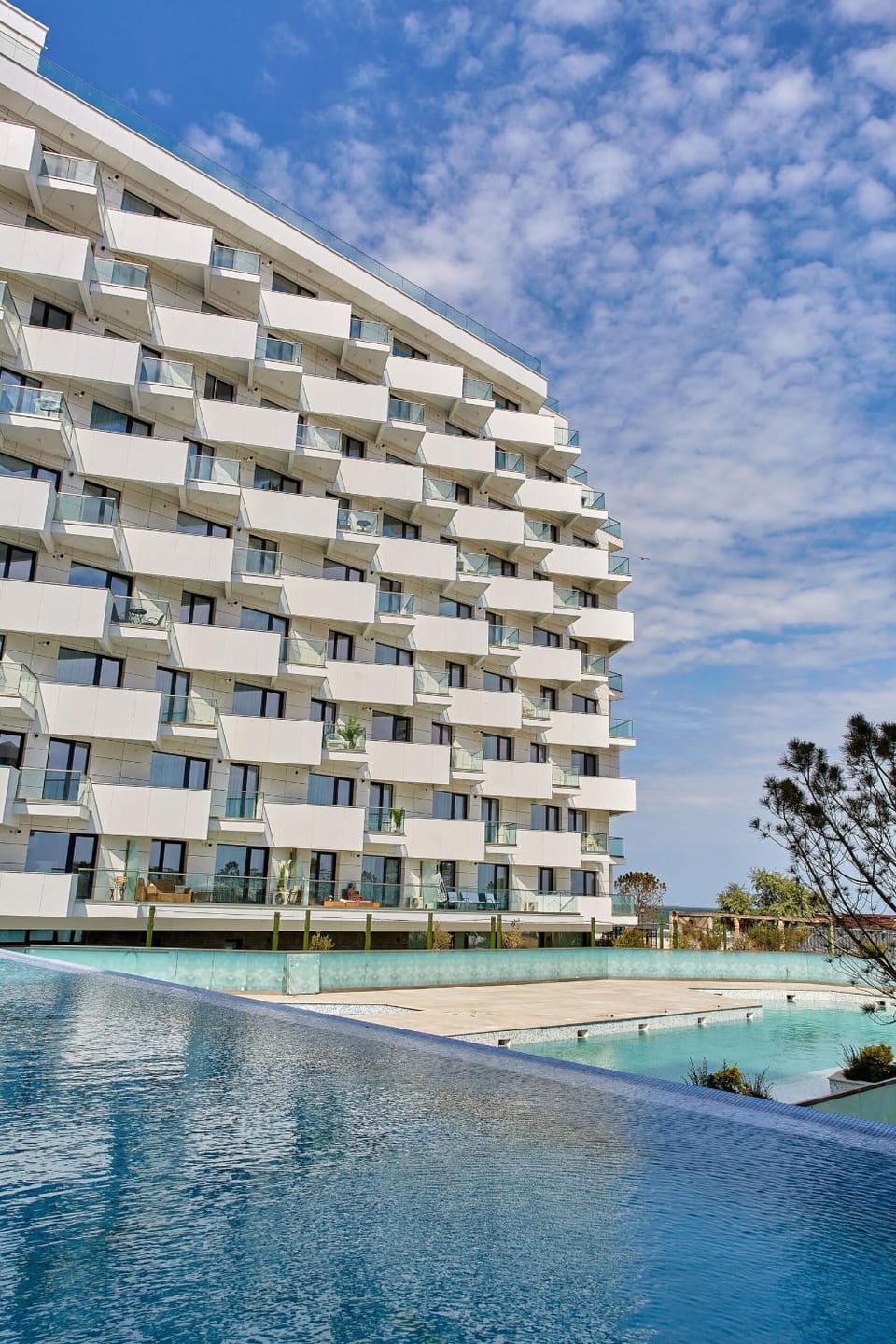Property building, Day, Swimming pool