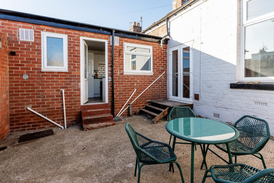 Modern 3-Bed House Free Parking Sleeps 6 House in Sunderland