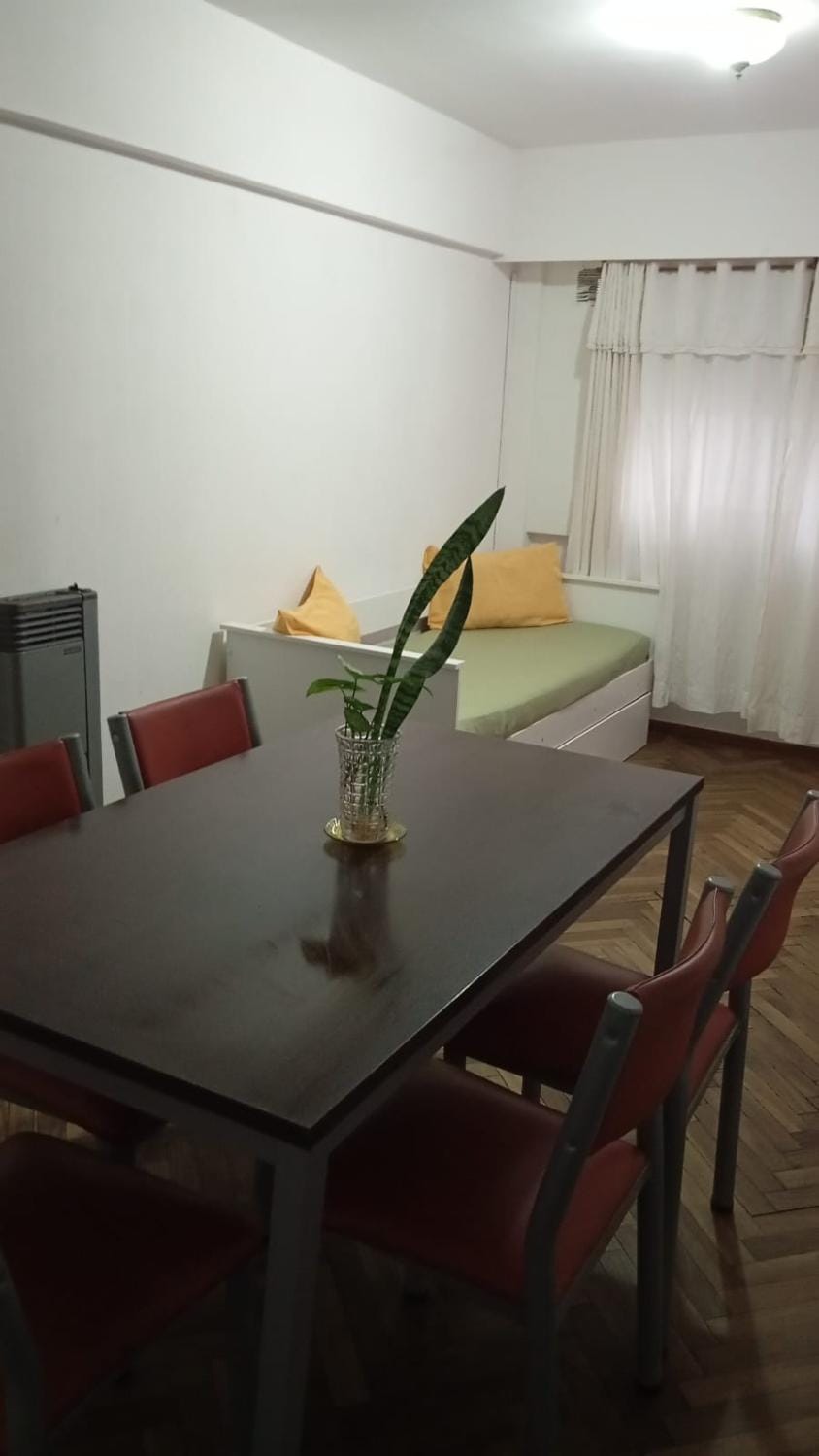 Apart La Justina 1, Zona Hospitales, HPR, Español Italiano, La Fluvial Club Provincial, Cochera opcional Apartment in Rosario