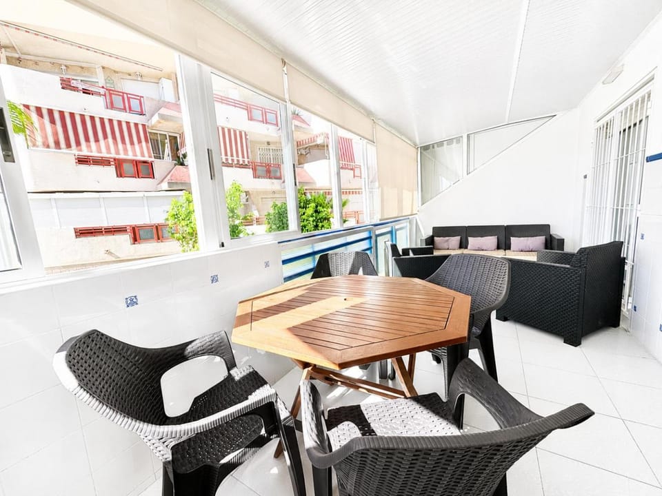 Balcony/Terrace, Living room, Seating area, Dining area