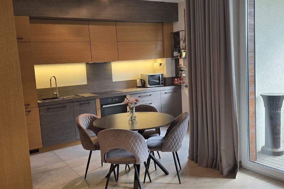 Dining area, minibar, pet friendly