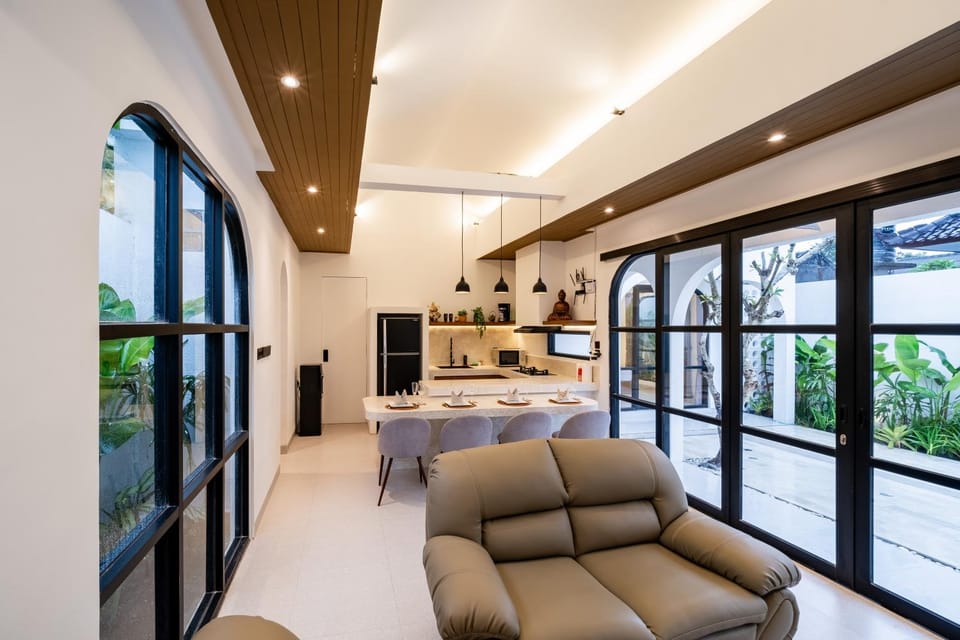 Kitchen or kitchenette, Living room, Seating area, Dining area, minibar