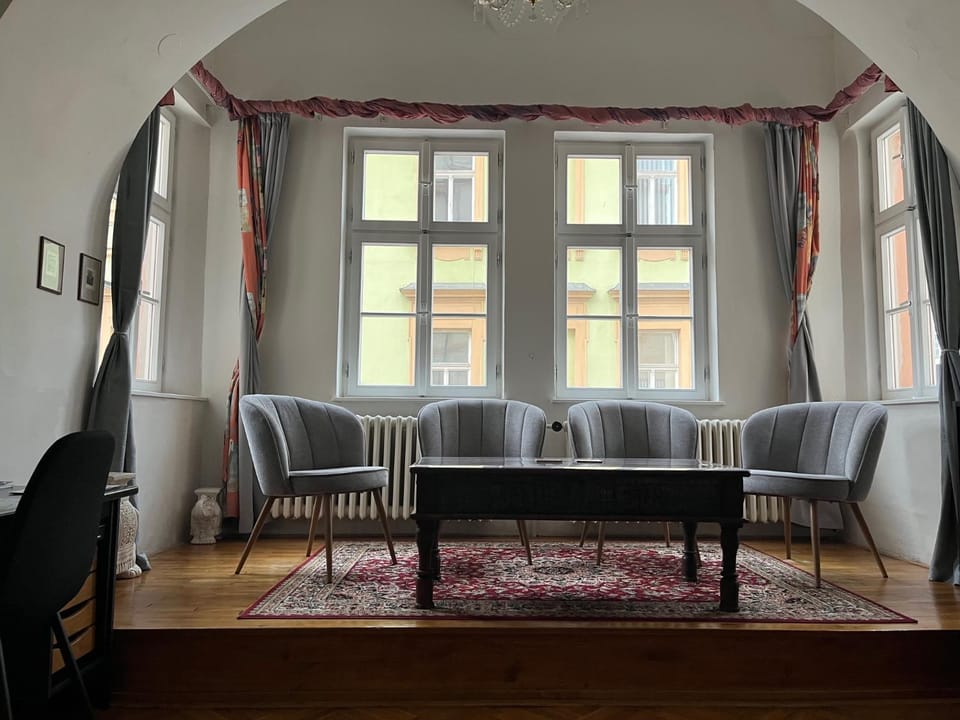 Seating area