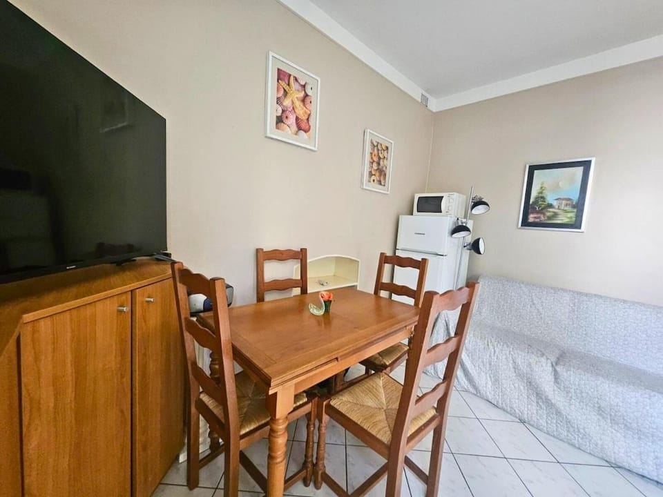 TV and multimedia, Kitchen or kitchenette, Living room, Seating area, Evening entertainment, internet, internet