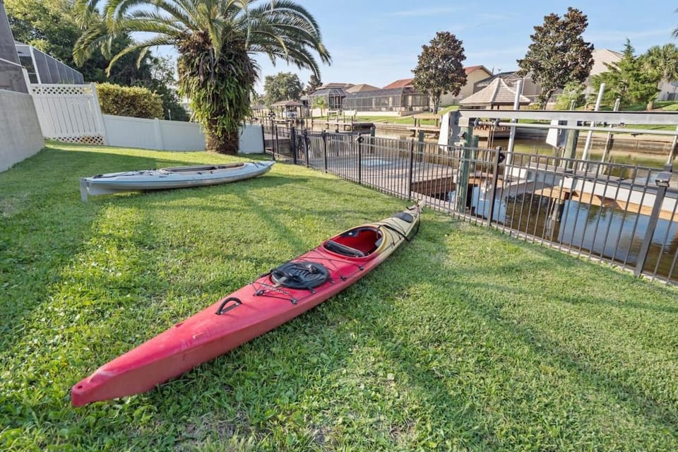 Casa Canal Waterfront Heated Pool & Spa Retreat House in Palm Coast