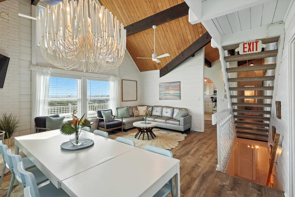 Oceanfront Family Home in Palm Coast Steps to the beach House in Palm Coast