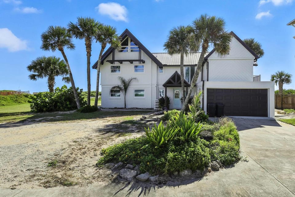 Oceanfront Family Home in Palm Coast Steps to the beach House in Palm Coast