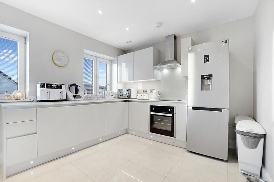 Double Room With Private Bathroom in Chatham Vacation rental in Tonbridge and Malling District