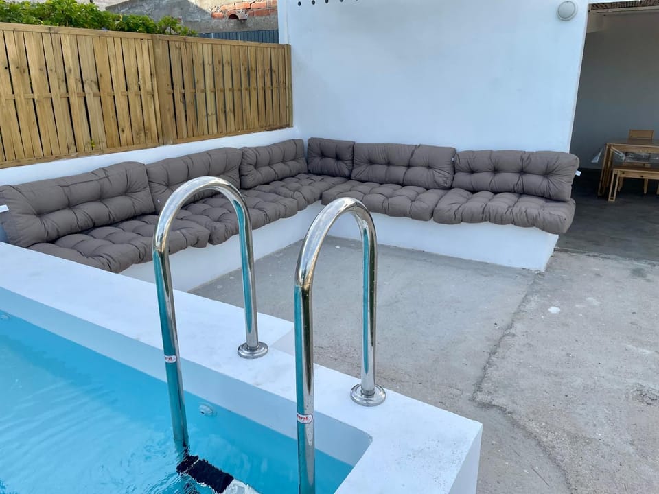 Pool view, Swimming pool, sunbed