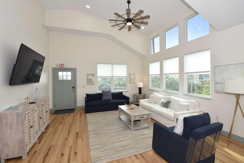 Luxury Beach Home with Heated Pool House in Palm Coast